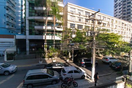 Casa à venda com 207m², 5 quartos e 4 vagas Casa à venda com 207m², 5 quartos e 4 vagasVista do Quarto 2