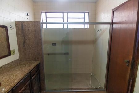 Casa à venda com 207m², 5 quartos e 4 vagas Casa à venda com 207m², 5 quartos e 4 vagasBanheiro da Suíte 1