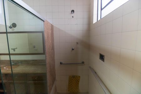 Casa à venda com 207m², 5 quartos e 4 vagas Casa à venda com 207m², 5 quartos e 4 vagasBanheiro da Suíte 1