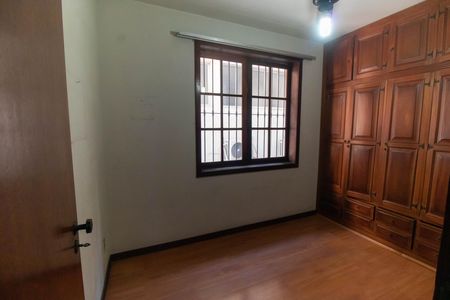 Casa à venda com 207m², 5 quartos e 4 vagas Casa à venda com 207m², 5 quartos e 4 vagasQuarto 3