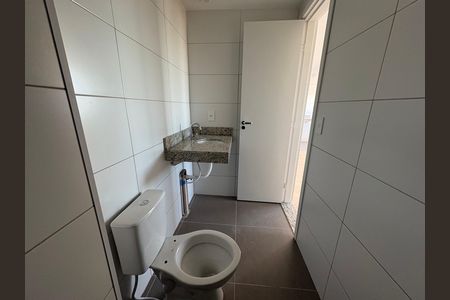 Banheiro Social de apartamento para alugar com 2 quartos, 49m² em Condomínio Cidade Empresarial, Aparecida de Goiânia