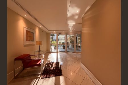 Portaria  de apartamento para alugar com 2 quartos, 90m² em Lagoa, Rio de Janeiro