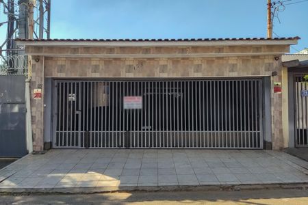 Fachada de casa à venda com 2 quartos, 200m² em Vila Vermelha, São Paulo