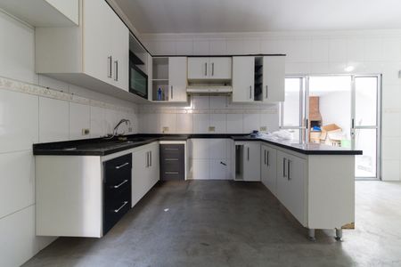 Casa para alugar com 200m², 2 quartos e 3 vagasCozinha 