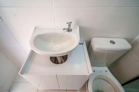 Banheiro de apartamento para alugar com 2 quartos, 34m² em Jardim Gilda Maria, São Paulo