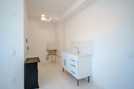 Cozinha de apartamento para alugar com 2 quartos, 34m² em Jardim Gilda Maria, São Paulo
