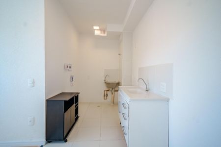 Cozinha de apartamento para alugar com 2 quartos, 34m² em Jardim Gilda Maria, São Paulo