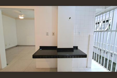 Apartamento para alugar com 95m², 2 quartos e 1 vaga Apartamento para alugar com 95m², 2 quartos e 1 vagaCozinha