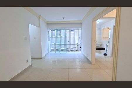 Apartamento para alugar com 95m², 2 quartos e 1 vaga Apartamento para alugar com 95m², 2 quartos e 1 vagaSala
