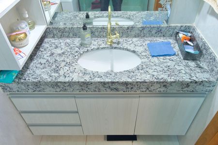 Apartamento à venda com 84m², 3 quartos e 1 vaga Apartamento à venda com 84m², 3 quartos e 1 vagaBanheiro da Suite