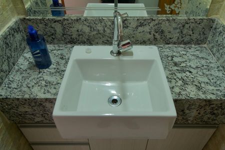 Apartamento à venda com 84m², 3 quartos e 1 vaga Apartamento à venda com 84m², 3 quartos e 1 vagaBanheiro Social