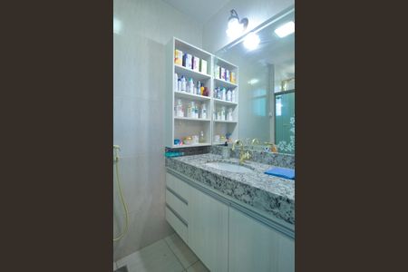 Apartamento à venda com 84m², 3 quartos e 1 vaga Apartamento à venda com 84m², 3 quartos e 1 vagaBanheiro da Suite