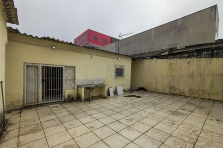 Casa para alugar com 200m², 2 quartos e 8 vagas Casa para alugar com 200m², 2 quartos e 8 vagasQuintal