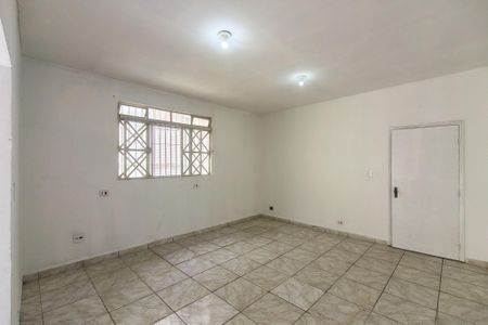 Casa para alugar com 200m², 2 quartos e 8 vagas