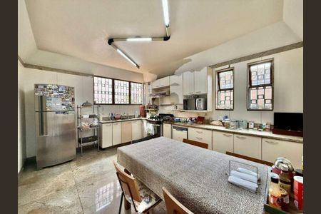 Casa à venda com 4 quartos, 430m² em São Bento, Belo Horizonte