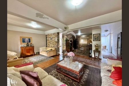 Casa à venda com 430m², 4 quartos e 6 vagas