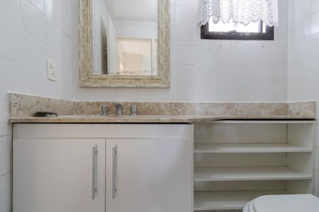 Banheiro de apartamento para alugar com 2 quartos, 70m² em Vila Nova Conceição, São Paulo