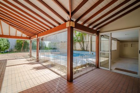 Casa de condomínio à venda com 458m², 6 quartos e 5 vagasPiscina