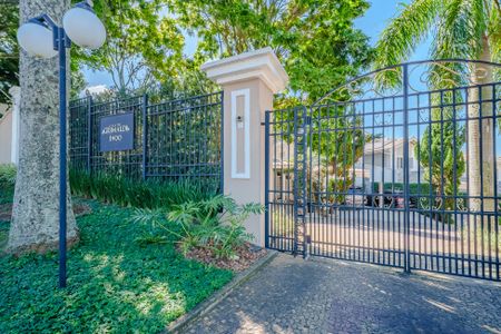 Casa de condomínio à venda com 458m², 6 quartos e 5 vagasEntrada