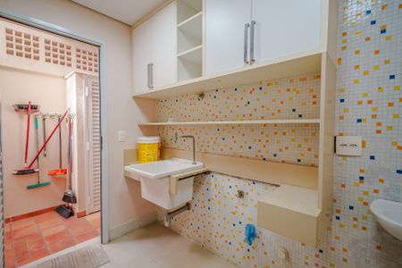 Casa de condomínio à venda com 458m², 6 quartos e 5 vagasÁrea de Serviço