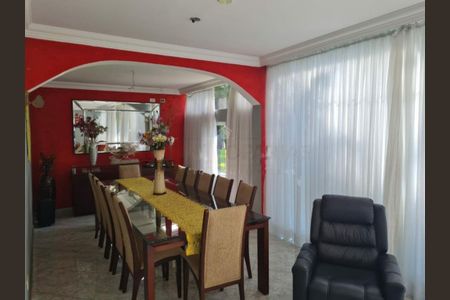 Casa à venda com 7 quartos, 900m² em Vila Friburgo, São Paulo