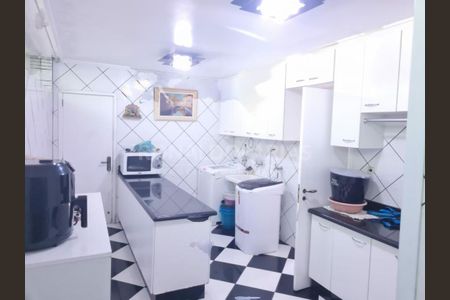Casa à venda com 7 quartos, 900m² em Vila Friburgo, São Paulo