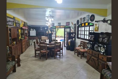 Casa à venda com 7 quartos, 900m² em Vila Friburgo, São Paulo