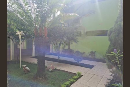Casa à venda com 7 quartos, 900m² em Vila Friburgo, São Paulo