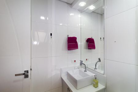 Banheiro de apartamento à venda com 2 quartos, 53m² em Vila Bela, São Paulo