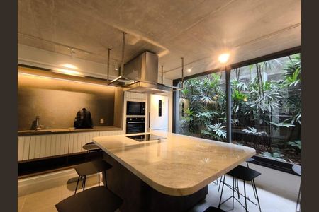 Apartamento à venda com 2 quartos, 66m² em Vila Ipojuca, São Paulo