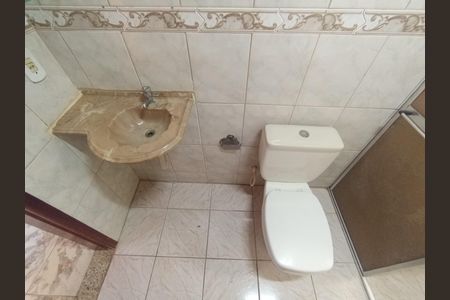 Casa de condomínio para alugar com 144m², 4 quartos e 2 vagas Casa de condomínio para alugar com 144m², 4 quartos e 2 vagasBanheiro social