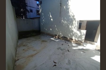 Casa de condomínio para alugar com 144m², 4 quartos e 2 vagas Casa de condomínio para alugar com 144m², 4 quartos e 2 vagasQuintal dos fundos