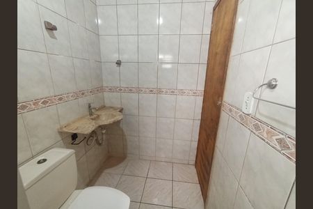 Casa de condomínio para alugar com 144m², 4 quartos e 2 vagas Casa de condomínio para alugar com 144m², 4 quartos e 2 vagasBanheiro de suíte