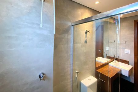 Apartamento à venda com 120m², 3 quartos e 3 vagas Apartamento à venda com 120m², 3 quartos e 3 vagasBanheiro