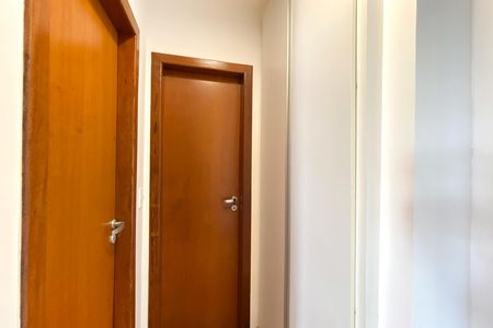 Apartamento à venda com 120m², 3 quartos e 3 vagas Apartamento à venda com 120m², 3 quartos e 3 vagasCorredor
