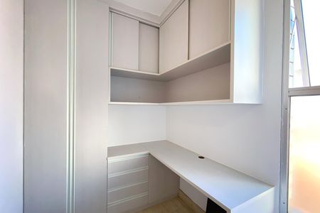 Apartamento à venda com 120m², 3 quartos e 3 vagas Apartamento à venda com 120m², 3 quartos e 3 vagasQuarto de Serviço