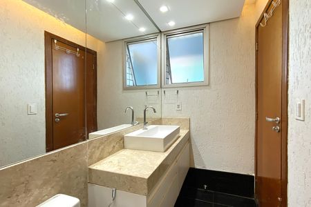 Apartamento à venda com 120m², 3 quartos e 3 vagas Apartamento à venda com 120m², 3 quartos e 3 vagasBanheiro da Suíte 1