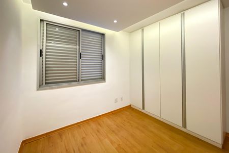 Apartamento à venda com 120m², 3 quartos e 3 vagas Apartamento à venda com 120m², 3 quartos e 3 vagasQuarto 3