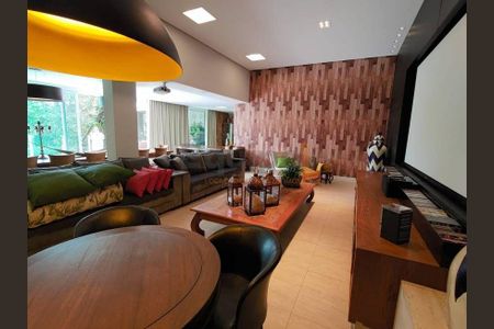 Casa à venda com 5 quartos, 845m² em Mirante da Mata, Nova Lima