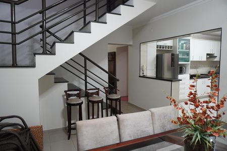 Casa para alugar com 3 quartos, 215m² em Parque Novo Mundo, Americana