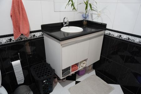 Casa para alugar com 215m², 3 quartos e 3 vagasBanheiro 2