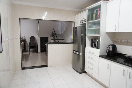 Casa para alugar com 215m², 3 quartos e 3 vagasCozinha