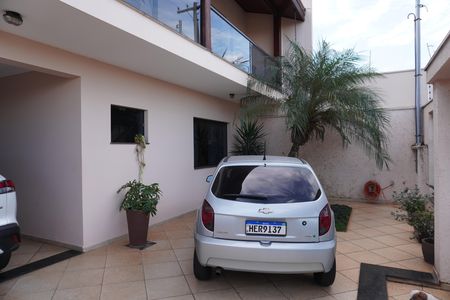Casa para alugar com 215m², 3 quartos e 3 vagasFachada