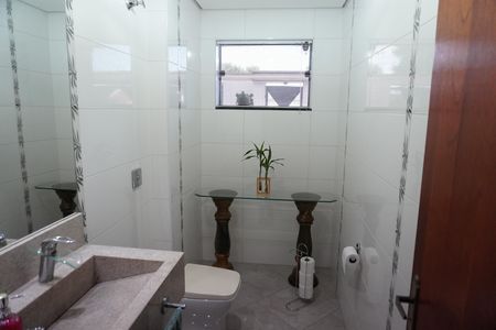 Casa para alugar com 215m², 3 quartos e 3 vagasLavabo