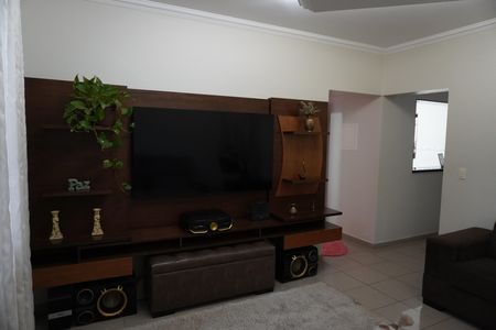 Sala de casa para alugar com 3 quartos, 215m² em Parque Novo Mundo, Americana