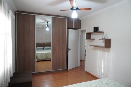 Casa para alugar com 215m², 3 quartos e 3 vagasQuarto 2 - Suíte