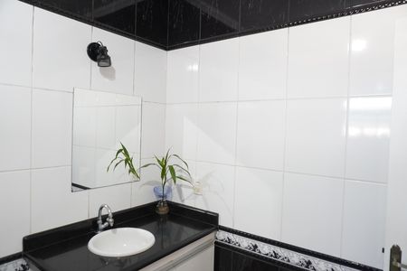 Casa para alugar com 215m², 3 quartos e 3 vagasBanheiro 2