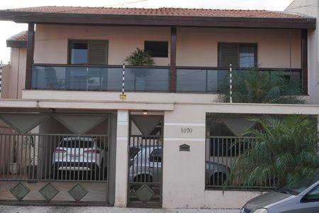 Fachada de casa para alugar com 3 quartos, 215m² em Parque Novo Mundo, Americana