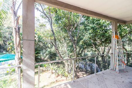 Varanda de casa de condomínio à venda com 3 quartos, 293m² em Chácaras do Peroba, Barueri
