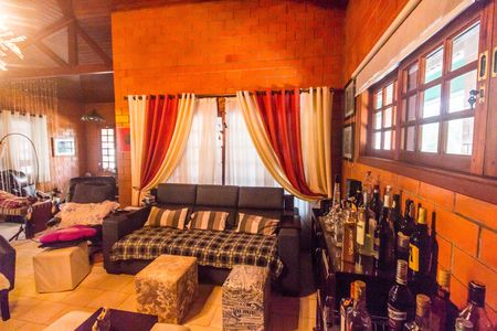 Casa de condomínio à venda com 293m², 3 quartos e 8 vagas Casa de condomínio à venda com 293m², 3 quartos e 8 vagasSala